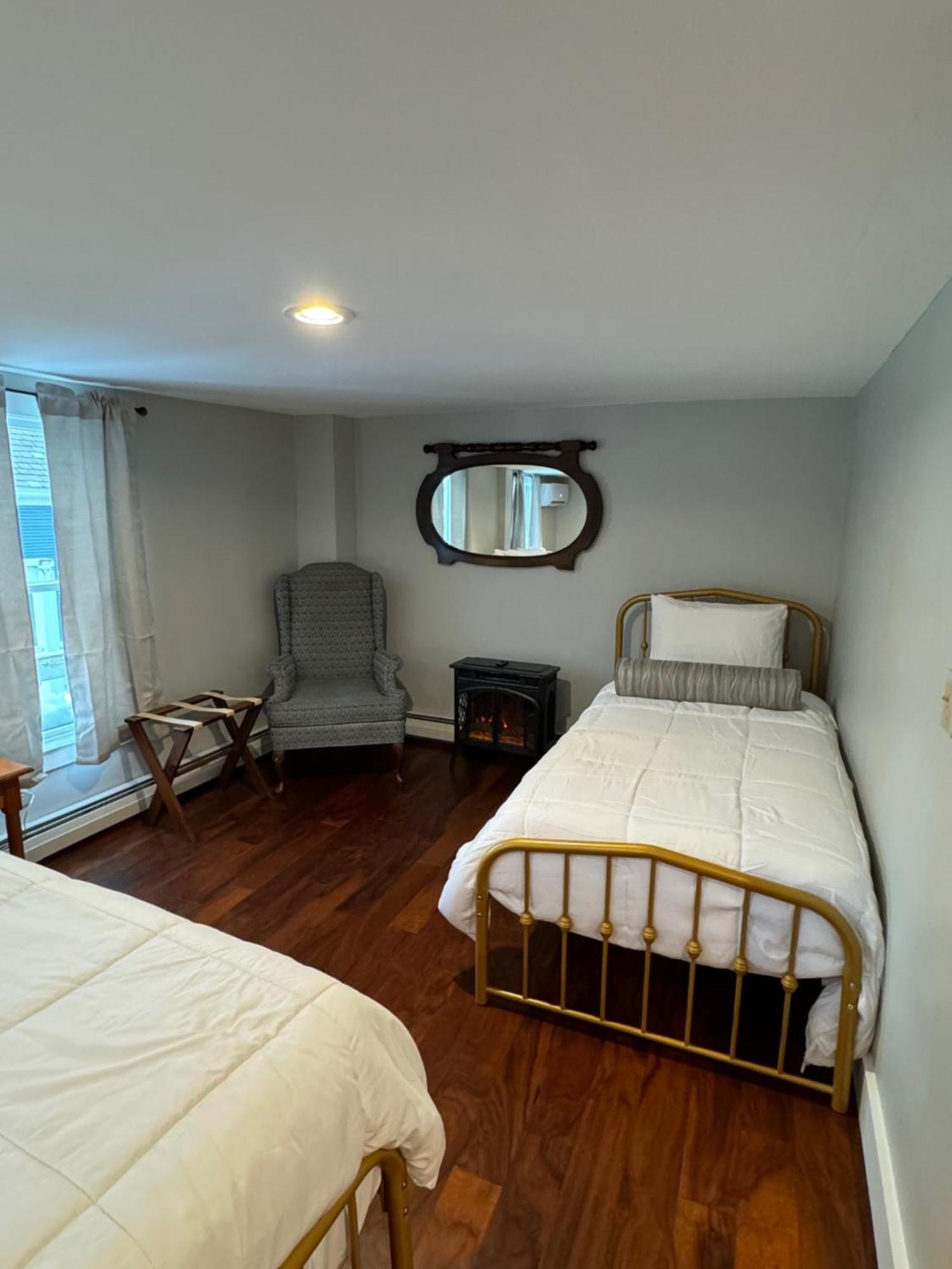Chester Inn Екстериор снимка