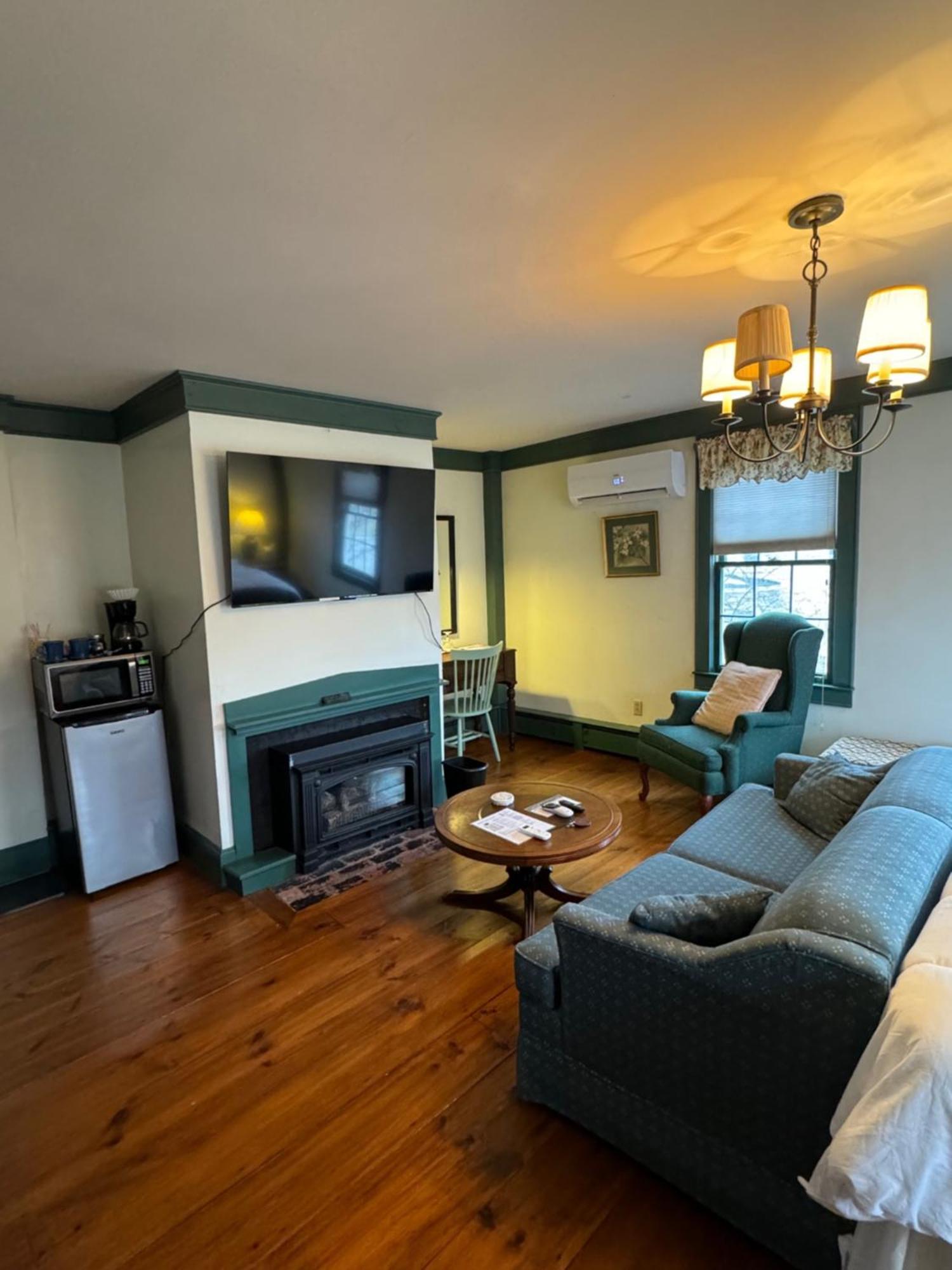 Chester Inn Екстериор снимка