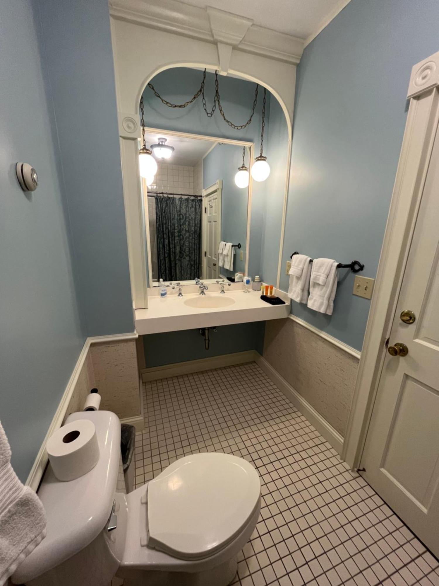 Chester Inn Екстериор снимка