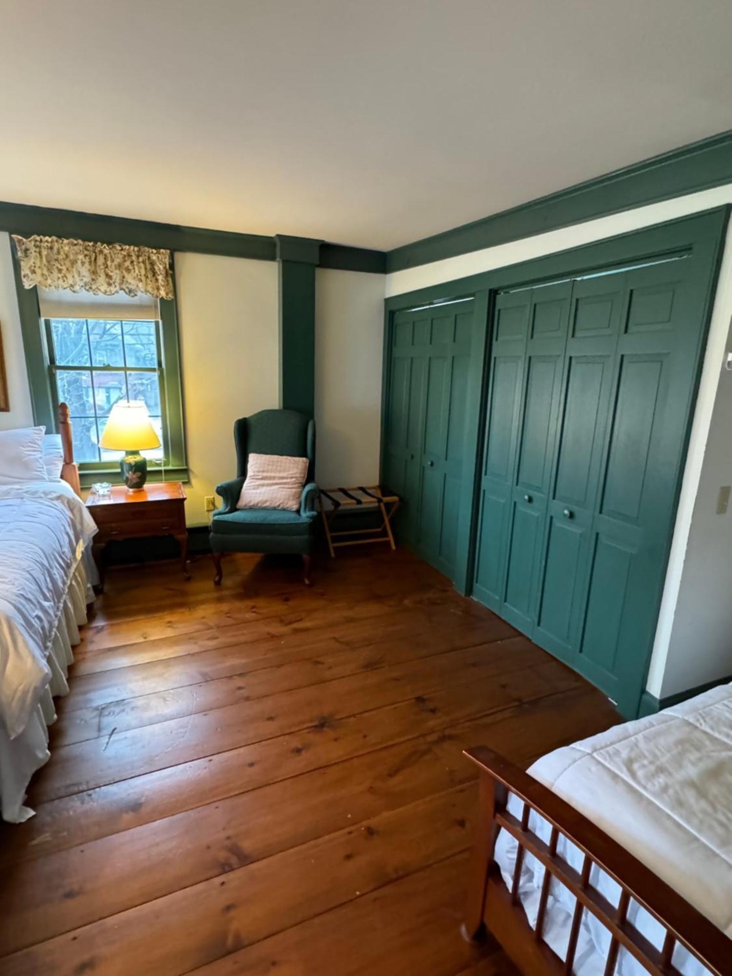 Chester Inn Екстериор снимка