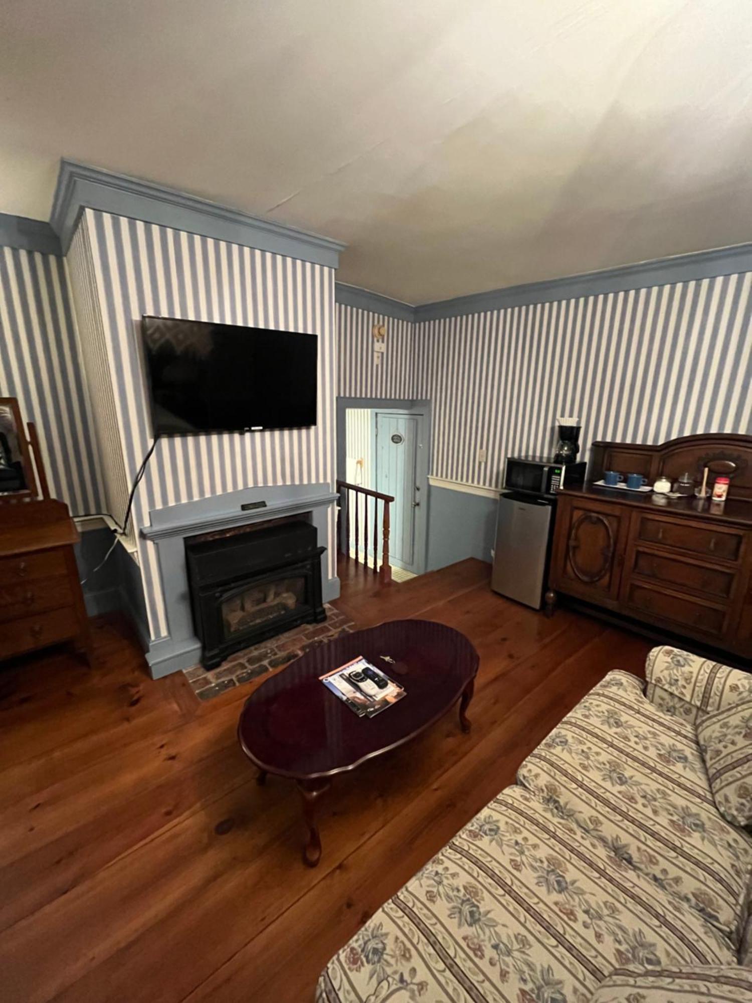 Chester Inn Екстериор снимка