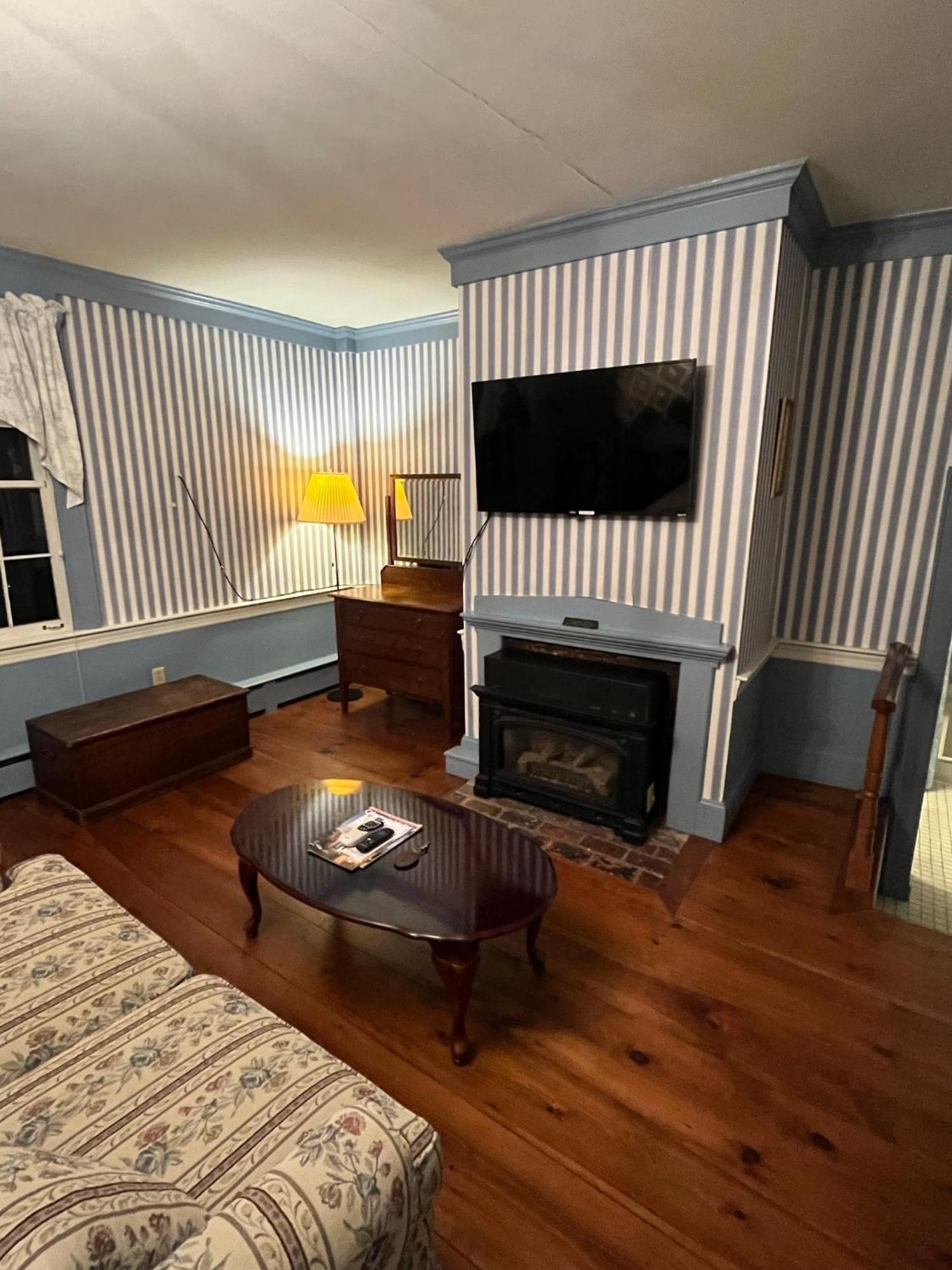 Chester Inn Екстериор снимка